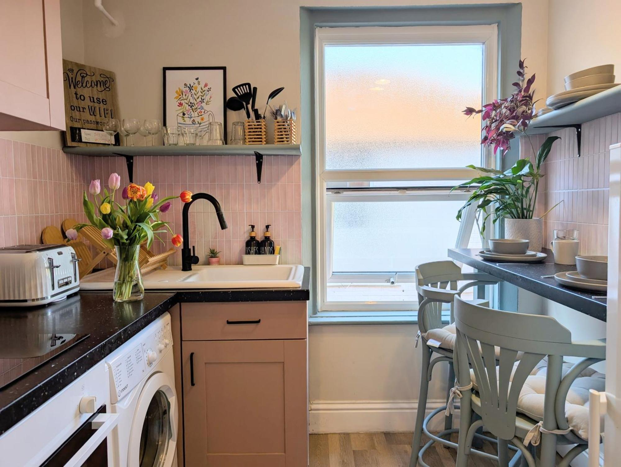 Peacehaven Retreat - 4 Minutes From The Beach! Pet Friendly! Weymouth Extérieur photo