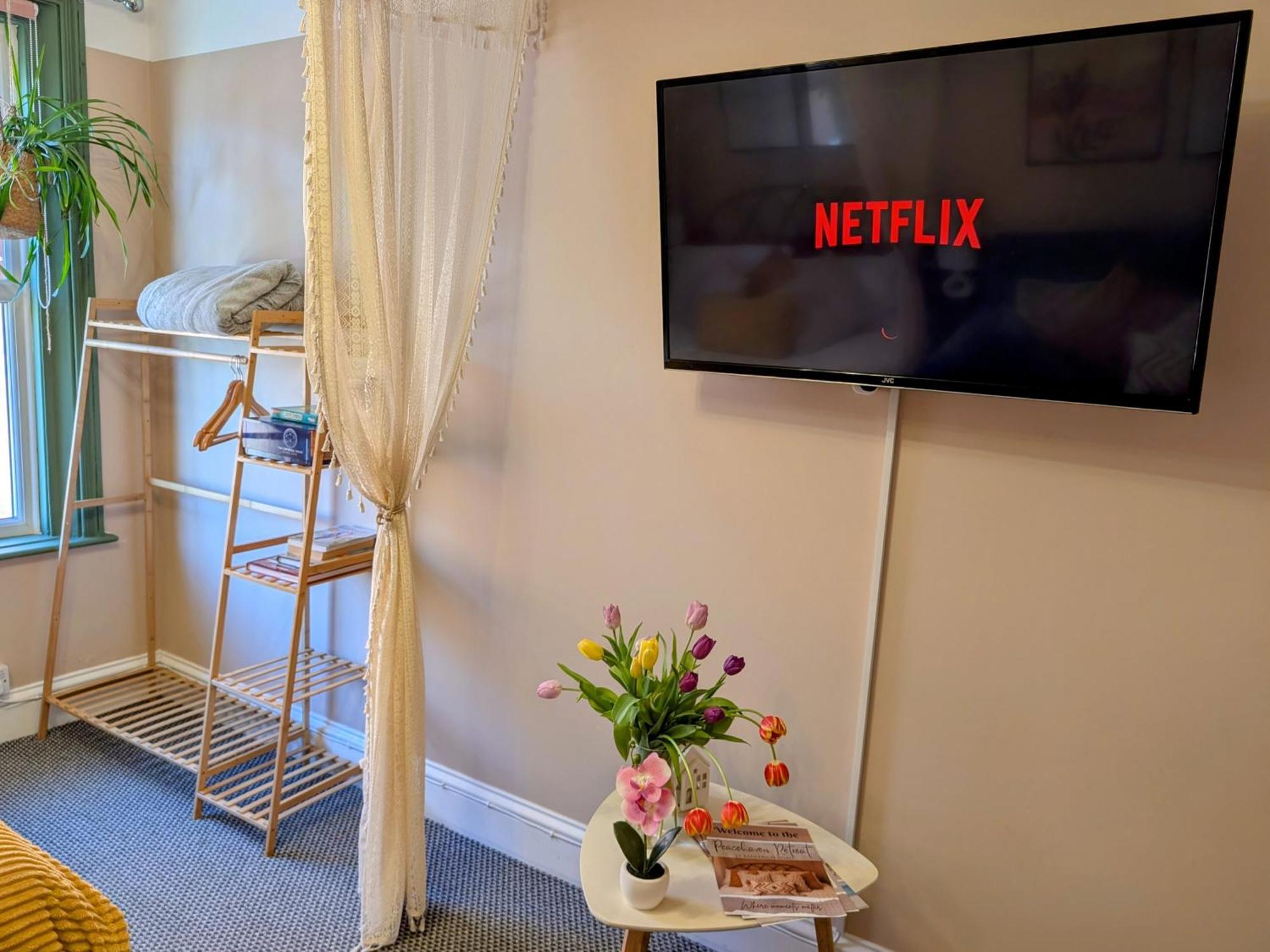 Peacehaven Retreat - 4 Minutes From The Beach! Pet Friendly! Weymouth Extérieur photo